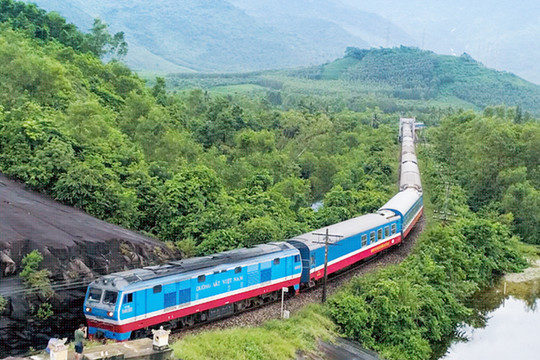 Đường sắt chạy 22 đôi tàu phục vụ nhân dân trong dịp Tết Nguyên đán Quý Mão 2023