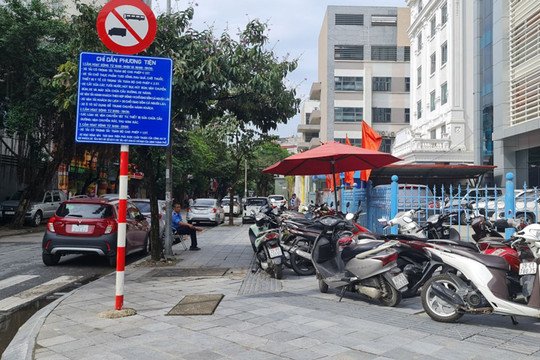 Nhiều vi phạm trật tự đô thị tại phường Mai Dịch