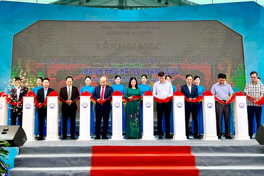 Khai mạc Hội chợ quốc tế sản phẩm công nghiệp chủ lực thành phố Hà Nội