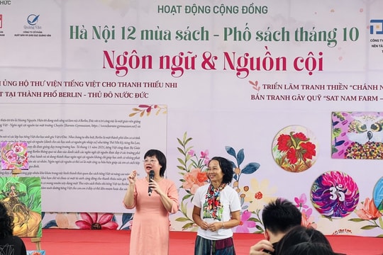 Khai mạc hoạt động cộng đồng "Phố sách tháng 10 - Ngôn ngữ và nguồn cội"
