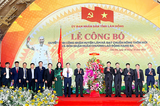 Lãnh đạo TP Hà Nội dự lễ công bố quyết định công nhận huyện Lâm Hà đạt chuẩn nông thôn mới