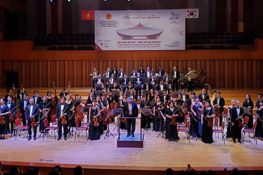 Dàn nhạc Giao hưởng Việt Nam biểu diễn tại Hàn Quốc