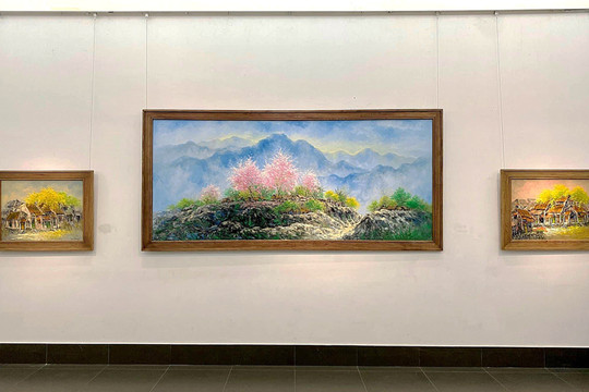 “Sắc màu cuộc sống” trong tranh Nguyễn Minh Sơn
