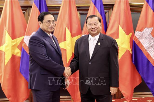Thủ tướng Phạm Minh Chính hội kiến Chủ tịch Thượng viện Campuchia Say Chhum