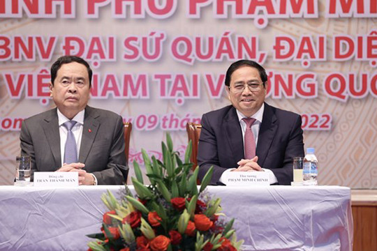Thủ tướng Chính phủ Phạm Minh Chính gặp gỡ kiều bào Việt Nam tại Campuchia