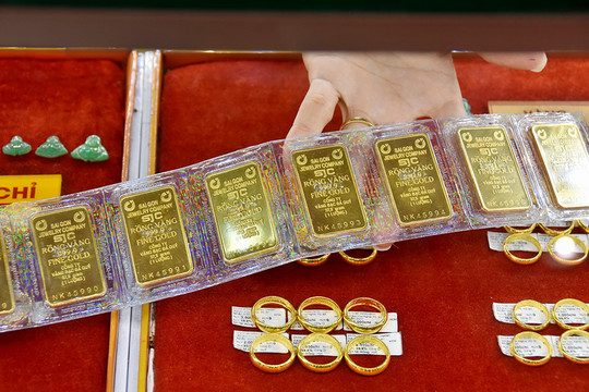 Giá vàng tăng 300.000-470.000 đồng mỗi lượng