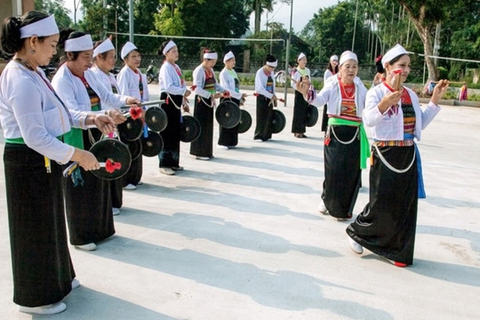 Khai thác văn hóa dân tộc Mường trong phát triển du lịch tại huyện Thạch Thất