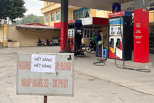 Cửa hàng xăng dầu ở Hà Nội hết hàng do khó khăn nguồn cung, không phải do vận chuyển