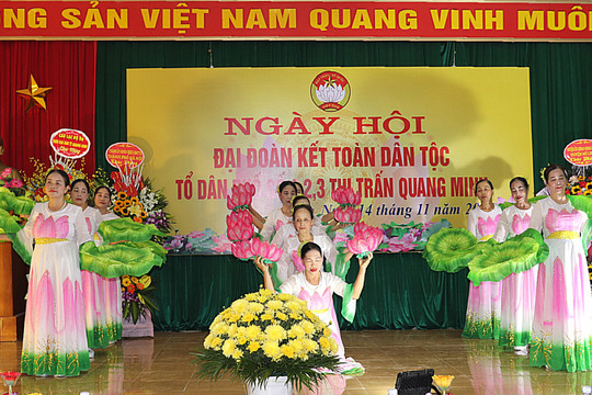 Rộn ràng Ngày hội Đại đoàn kết ở các tổ dân phố số 1, 2, 3 (thị trấn Quang Minh, Mê Linh)