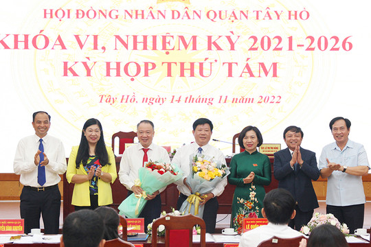 Đồng chí Nguyễn Thanh Tịnh được bầu là Phó Chủ tịch UBND quận Tây Hồ