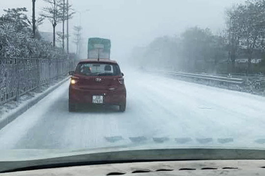 Làm rõ hiện tượng ''băng tuyết'' phủ kín quốc lộ 5