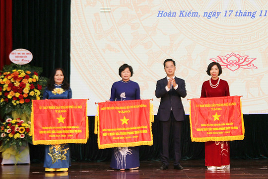 Quận Hoàn Kiếm tuyên dương nhiều nhà giáo mẫu mực tiêu biểu