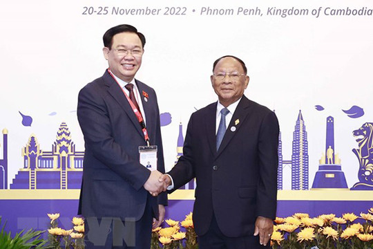 Chủ tịch Quốc hội Campuchia Samdech Heng Samrin tiếp các trưởng đoàn Nghị viện AIPA