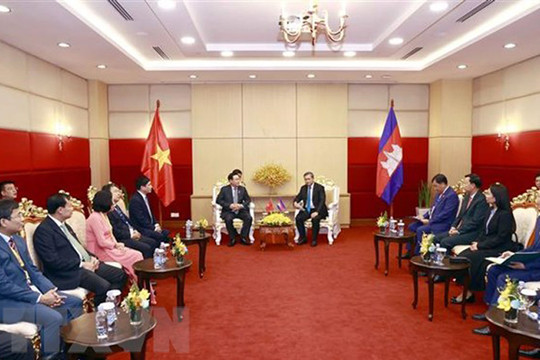 Chủ tịch Quốc hội Vương Đình Huệ tiếp Đại tướng Hun Manet, Phó Tổng Tư lệnh, Tư lệnh Lục quân Quân đội Hoàng gia Campuchia