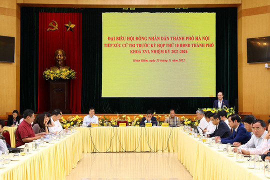 Chủ tịch HĐND thành phố Nguyễn Ngọc Tuấn tiếp xúc cử tri quận Hoàn Kiếm