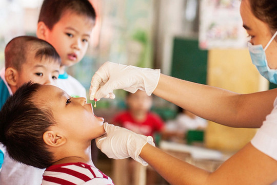 Hà Nội: Chiến dịch cho trẻ uống vitamin A đợt 2
