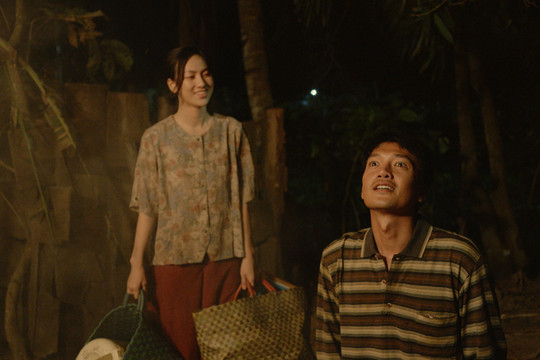 Phim “Tro tàn rực rỡ” của đạo diễn Bùi Thạc Chuyên thắng lớn tại Liên hoan phim Ba châu lục