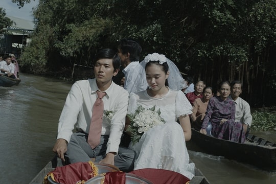 “Tro tàn rực rỡ” của đạo diễn Bùi Thạc Chuyên giành chiến thắng tại Liên hoan phim Ba châu lục 2022