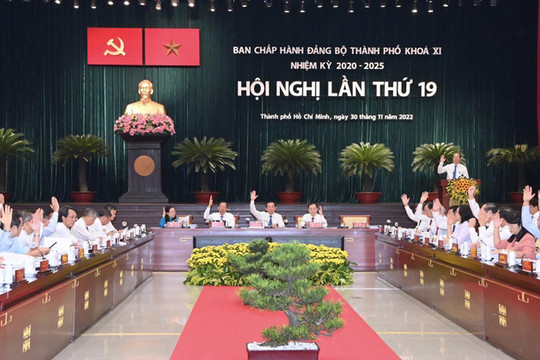 Huy động các nguồn lực cho đầu tư phát triển thành phố Hồ Chí Minh