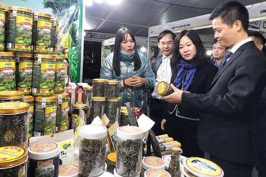 120 doanh nghiệp tham gia Hội chợ Hàng Việt Nam được người tiêu dùng yêu thích năm 2022