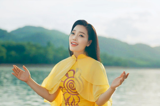 Sao Mai Huyền Trang quảng bá cảnh đẹp Hà Tĩnh bằng MV ca nhạc