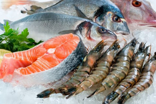 Cách phân biệt hải sản tươi và hải sản ủ hóa chất