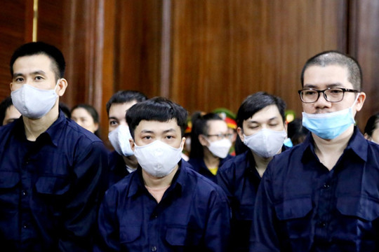 Chủ tịch Công ty Alibaba Nguyễn Thái Luyện và 22 đồng phạm hầu tòa