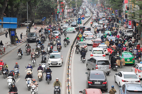 Giảm tải, giải nén cho đô thị trung tâm Hà Nội: Cần thực hiện đồng bộ