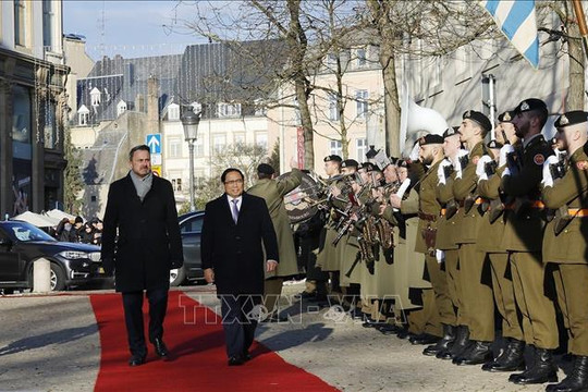 Lễ đón chính thức Thủ tướng Chính phủ Phạm Minh Chính thăm Đại Công quốc Luxembourg