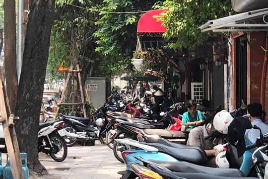 Vi phạm trật tự đô thị tại hồ Thiền Quang