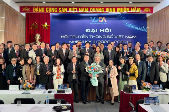 Ông Nguyễn Minh Hồng tái đắc cử Chủ tịch Hội Truyền thông số Việt Nam
