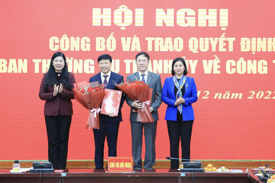 Công bố các quyết định về công tác cán bộ của Ban Thường vụ Thành ủy Hà Nội