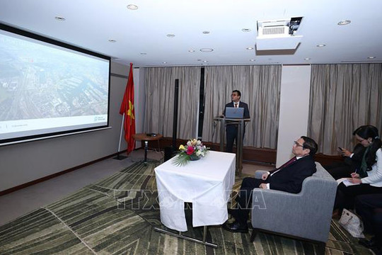 Thủ tướng Phạm Minh Chính tìm hiểu về mô hình quản lý, phát triển cảng Rotterdam, Hà Lan
