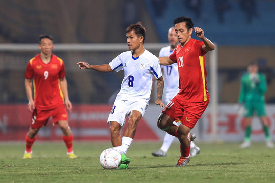 Văn Quyết giúp đội tuyển Việt Nam giành chiến thắng Philippines trong trận giao hữu