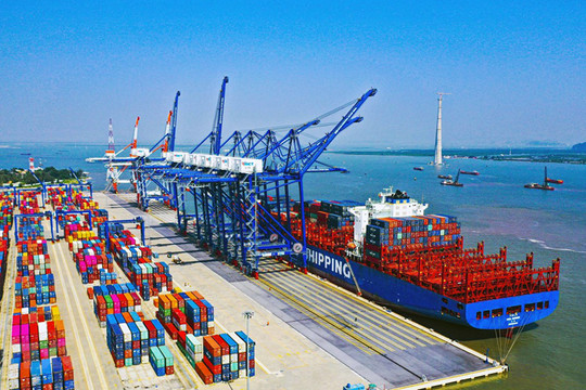 Kim ngạch xuất nhập khẩu hàng hóa đạt mốc 700 tỷ USD