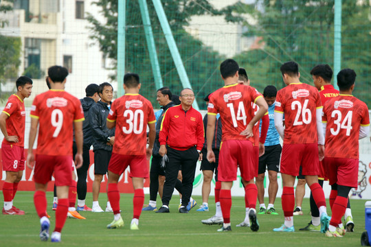 Ông Park Hang-seo chốt danh sách 25 cầu thủ đội tuyển Việt Nam dự AFF Cup 2022