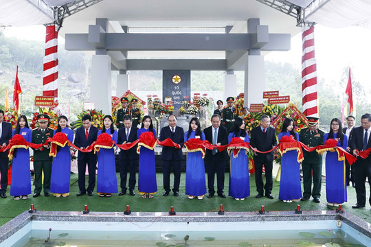 Chủ tịch nước Nguyễn Xuân Phúc dự Lễ khánh thành Khu tưởng niệm Hòn Tàu - Đèo Le