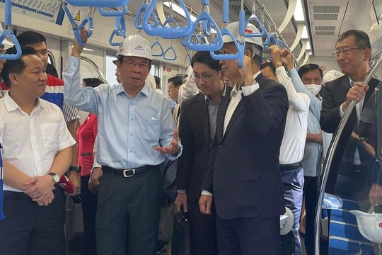 Chạy thử nghiệm đoàn tàu tuyến metro số 1 thành phố Hồ Chí Minh