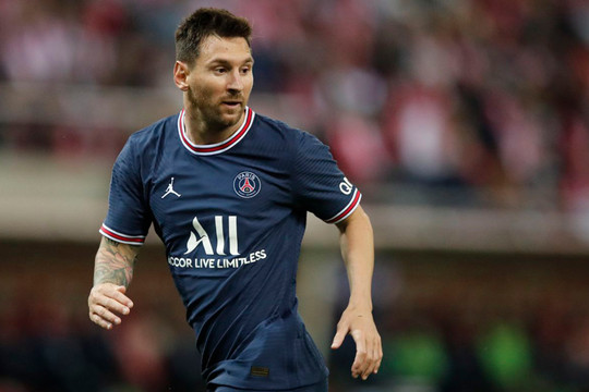Messi ở lại PSG thêm một mùa giải