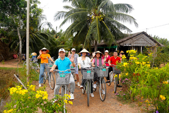 Hà Nội và các tỉnh Đồng bằng sông Cửu Long: Tăng cường kết nối “xanh” từ du lịch nông nghiệp