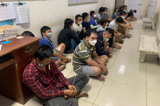 Thành phố Hồ Chí Minh: Tạm giữ 32 người về hành vi “Tổ chức đánh bạc” và “Đánh bạc”