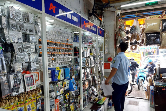 Thành phố Hồ Chí Minh: Đồng loạt kiểm tra phố bán linh, phụ kiện ô tô nổi tiếng