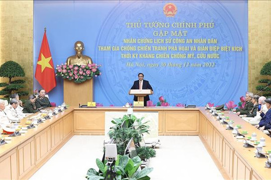 Thủ tướng Phạm Minh Chính gặp mặt nhân chứng lịch sử Công an nhân dân