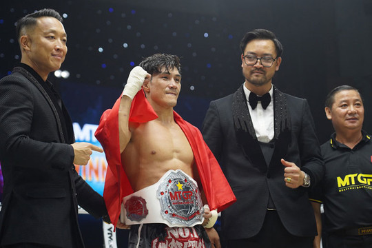 Duy Nhất, Minh Phát, Huỳnh Văn Tuấn đánh bại đối thủ giành đai Bạc tại Giải Muay quốc tế