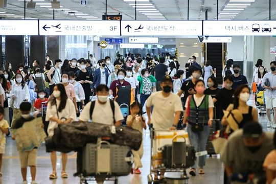 Nhật Bản, Hàn Quốc siết chặt kiểm dịch đối với du khách đến từ Trung Quốc
