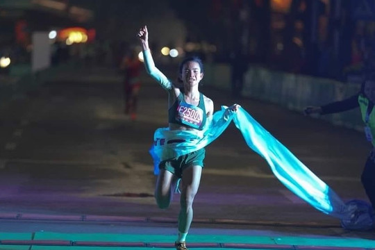 Nguyễn Thị Oanh, Đỗ Quốc Luật vô địch giải bán marathon quốc tế Việt Nam