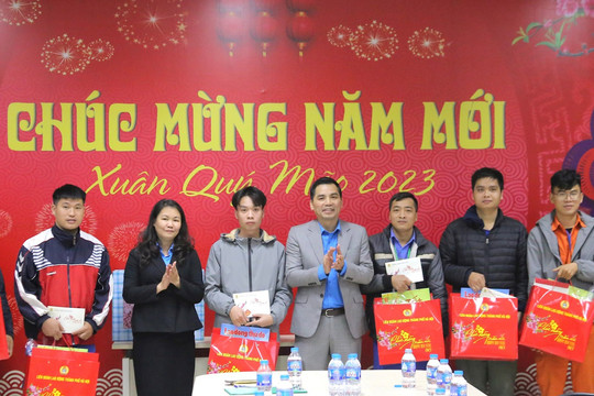 Ấm lòng đoàn viên, người lao động Hanoi Metro