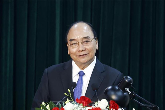Chủ tịch nước Nguyễn Xuân Phúc gặp mặt nguyên lãnh đạo cấp cao khu vực miền Trung