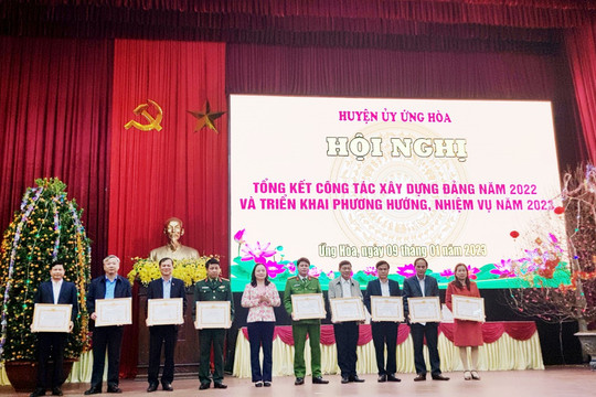 Huyện Ứng Hòa kết nạp được 176 đảng viên mới