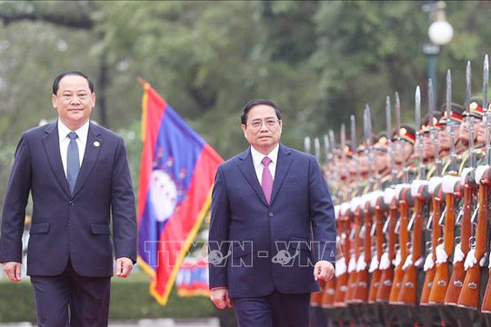 Thủ tướng Chính phủ Phạm Minh Chính bắt đầu thăm chính thức CHDCND Lào